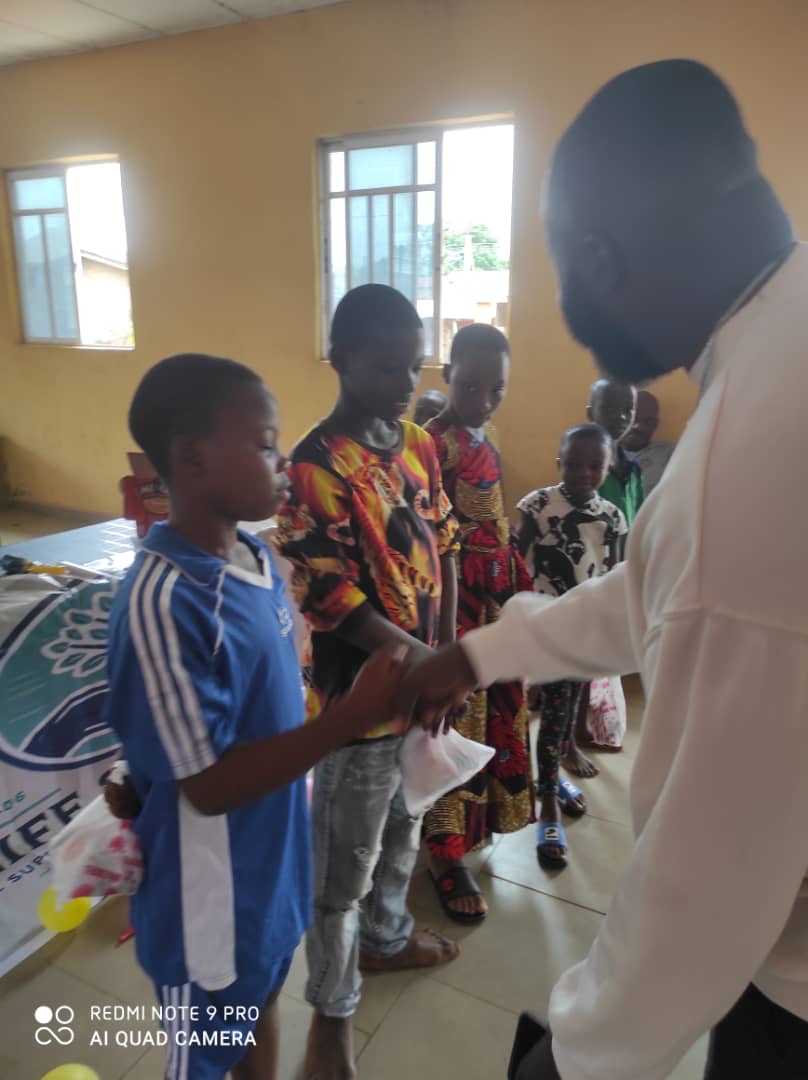 Children receiving items